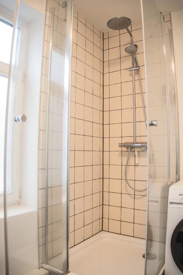 Doppelbett In Heller Wohnung Hamburgo Exterior foto